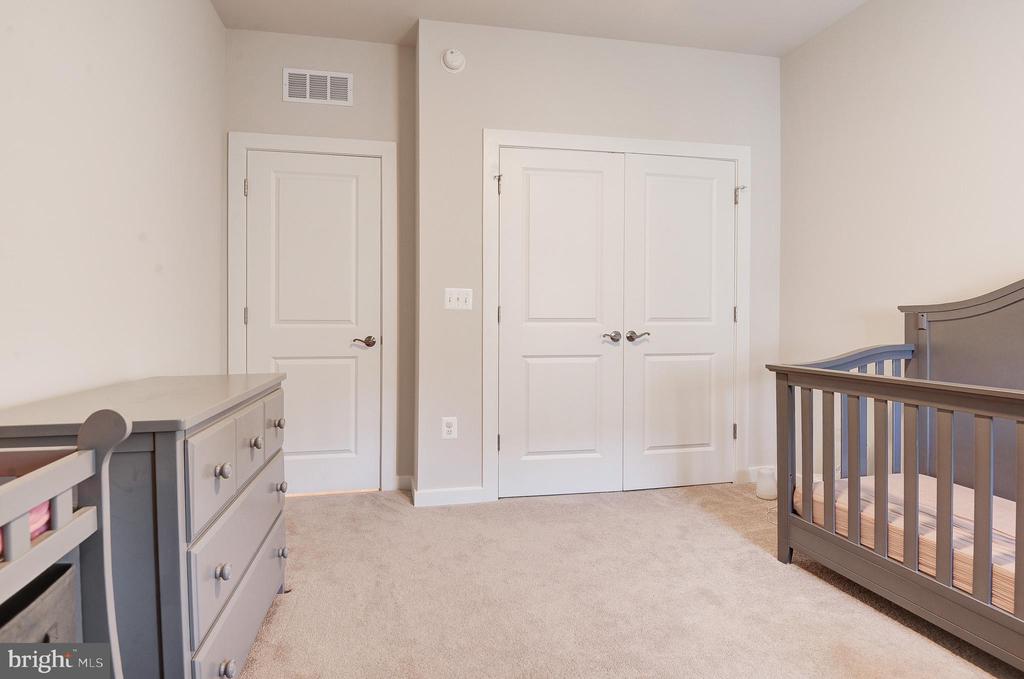 2127 GLACIER ROAD 86