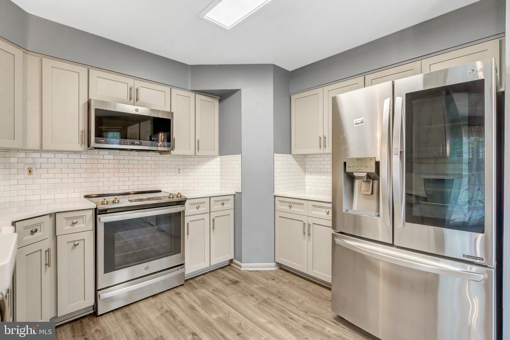 5632 WILLOUGHBY NEWTON DRIVE Unit: 13