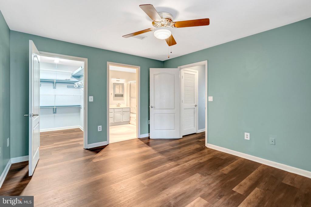 5632 WILLOUGHBY NEWTON DRIVE Unit: 13