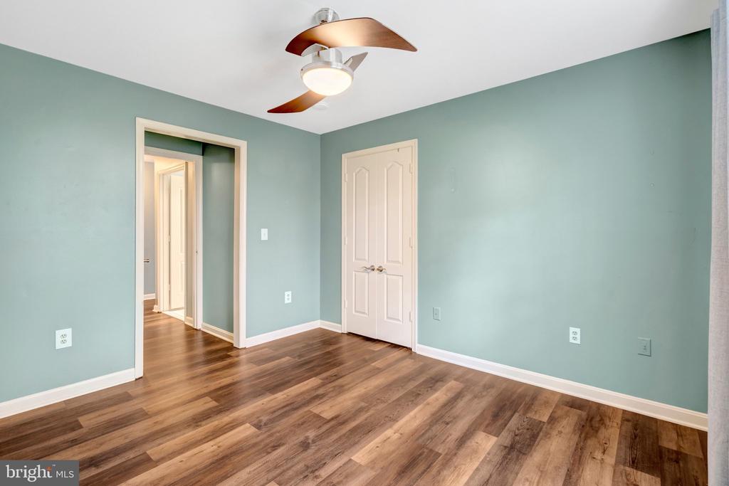 5632 WILLOUGHBY NEWTON DRIVE Unit: 13