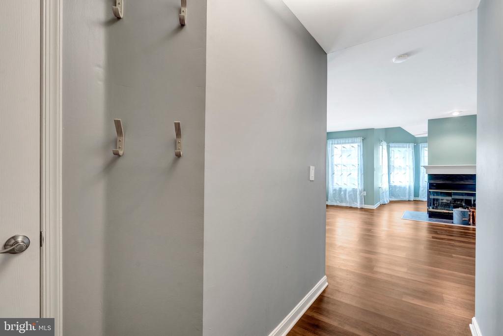5632 WILLOUGHBY NEWTON DRIVE Unit: 13