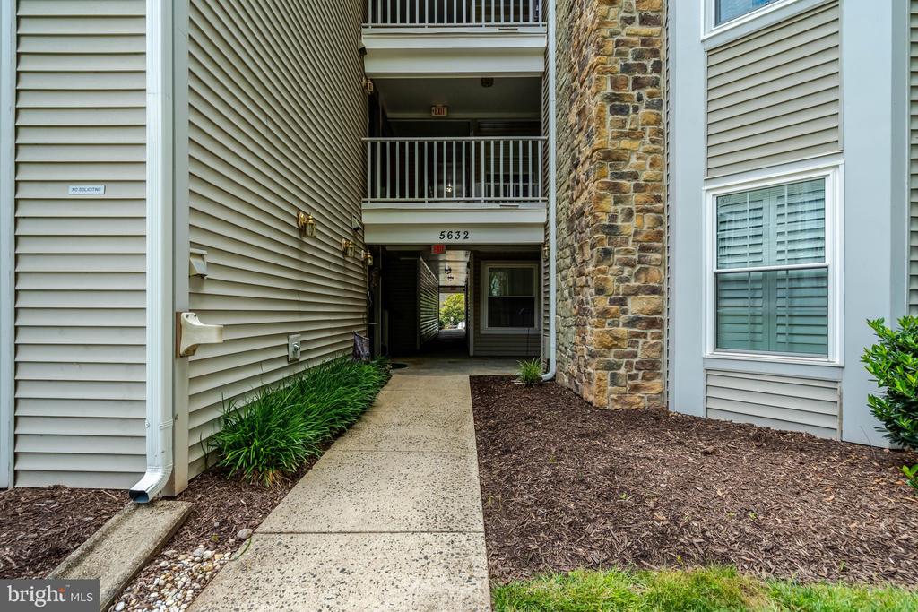 5632 WILLOUGHBY NEWTON DRIVE Unit: 13