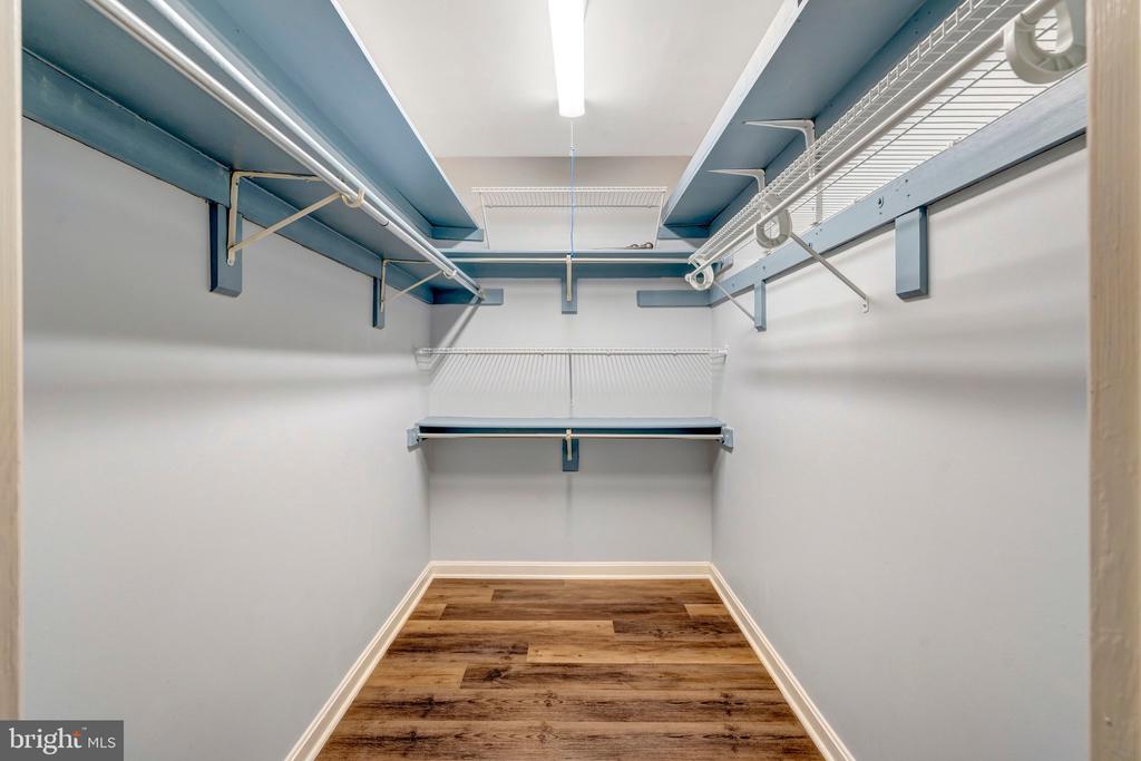 5632 WILLOUGHBY NEWTON DRIVE Unit: 13