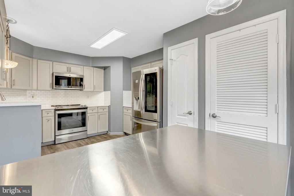 5632 WILLOUGHBY NEWTON DRIVE Unit: 13