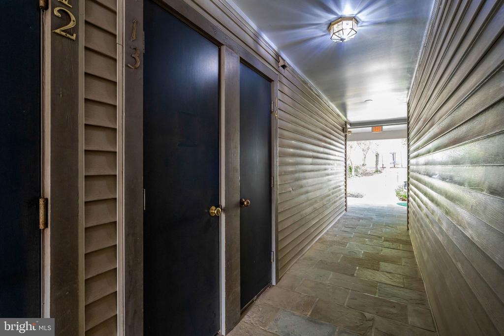 5632 WILLOUGHBY NEWTON DRIVE Unit: 13