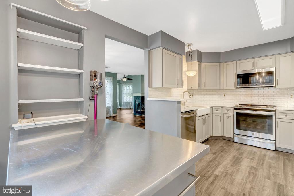 5632 WILLOUGHBY NEWTON DRIVE Unit: 13