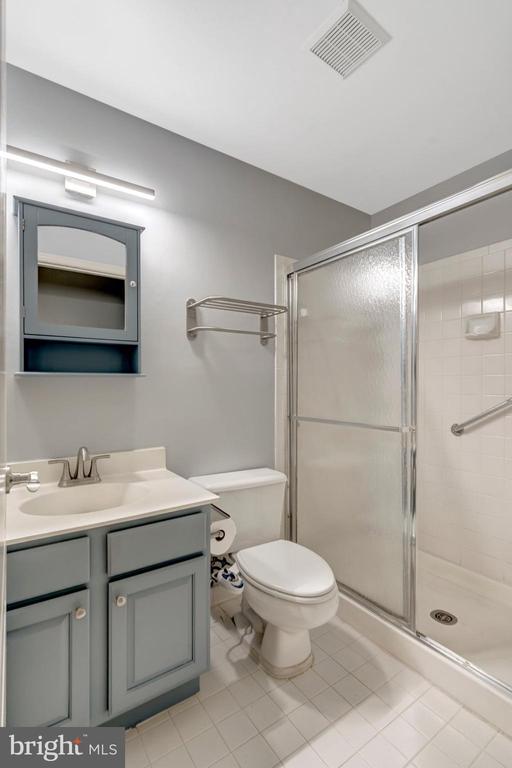 5632 WILLOUGHBY NEWTON DRIVE Unit: 13