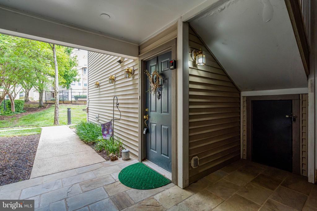 5632 WILLOUGHBY NEWTON DRIVE Unit: 13