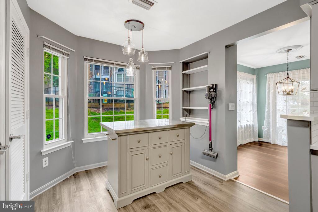 5632 WILLOUGHBY NEWTON DRIVE Unit: 13