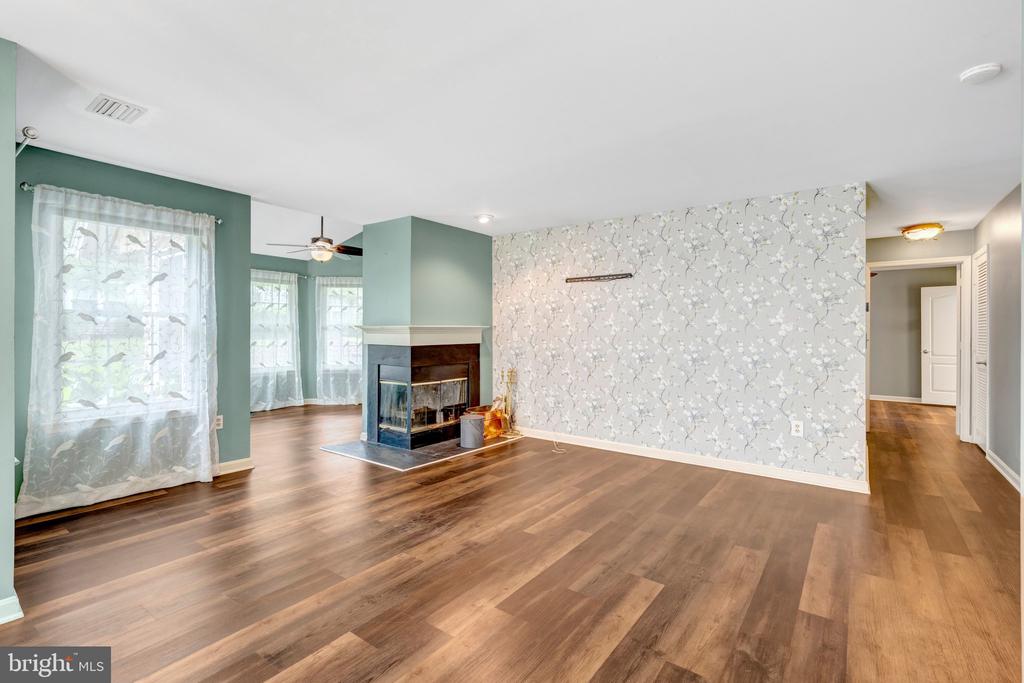 5632 WILLOUGHBY NEWTON DRIVE Unit: 13