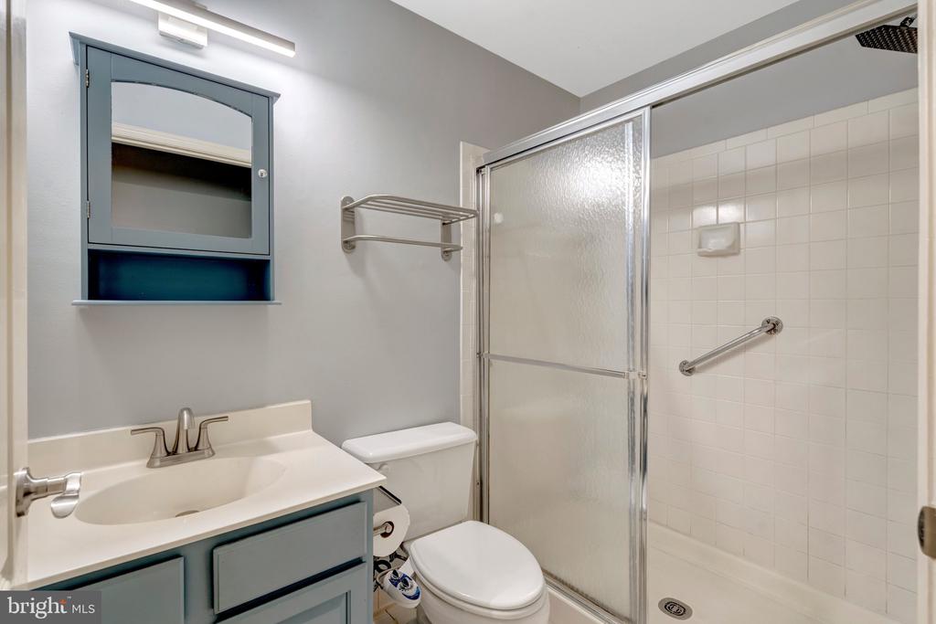5632 WILLOUGHBY NEWTON DRIVE Unit: 13