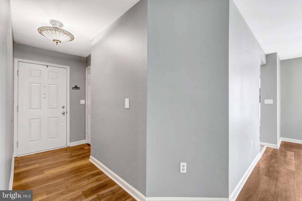 5632 WILLOUGHBY NEWTON DRIVE Unit: 13