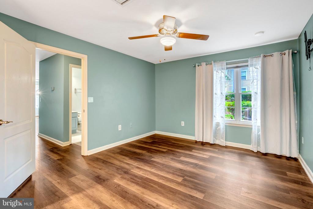 5632 WILLOUGHBY NEWTON DRIVE Unit: 13