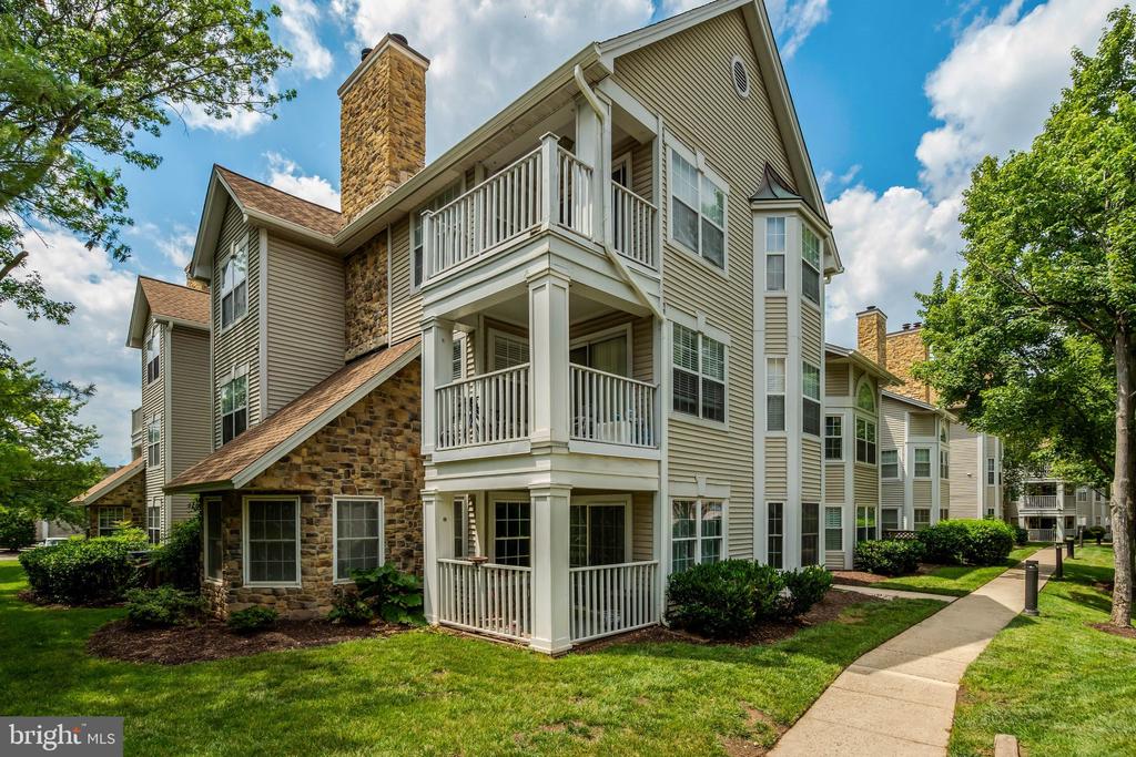 5632 WILLOUGHBY NEWTON DRIVE Unit: 13