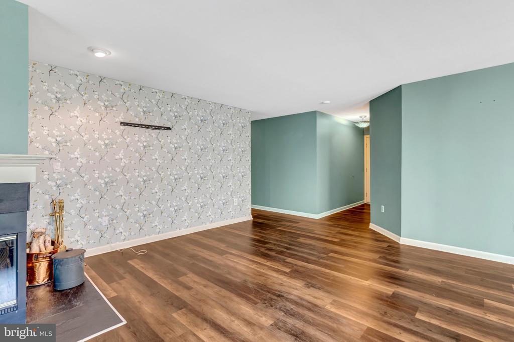 5632 WILLOUGHBY NEWTON DRIVE Unit: 13
