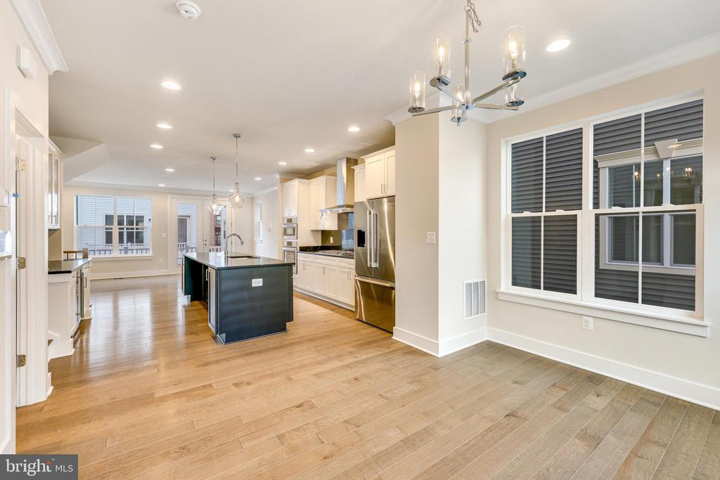 14813 RETREAT BOULEVARD