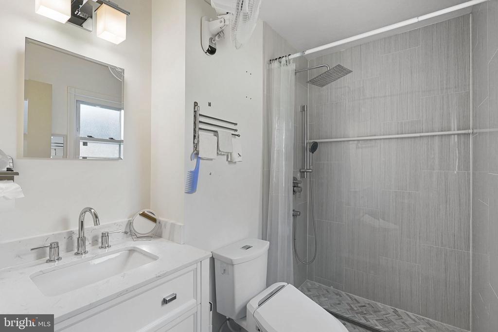 8418 STONE GATE DRIVE