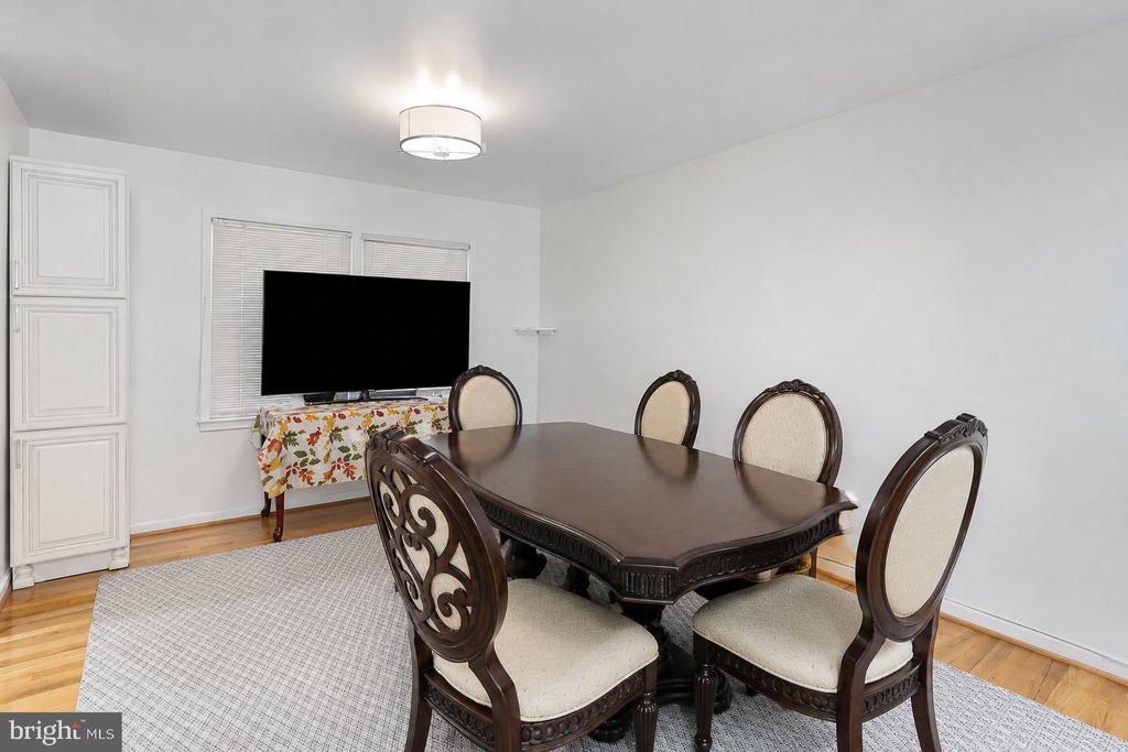 8418 STONE GATE DRIVE