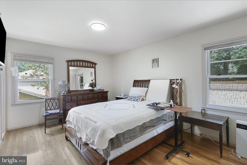 8418 STONE GATE DRIVE