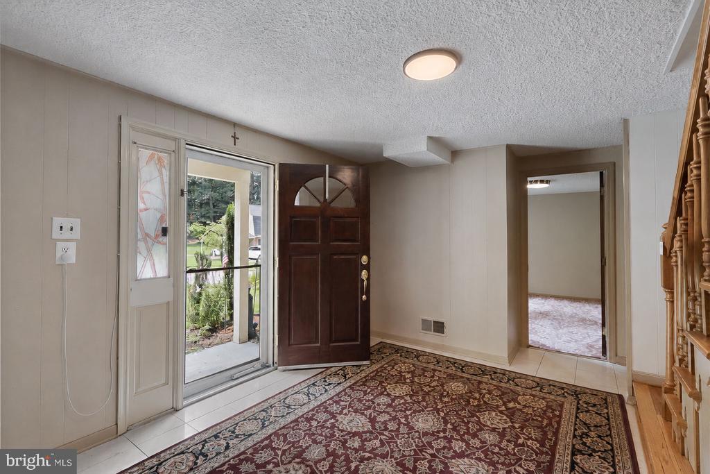 8418 STONE GATE DRIVE