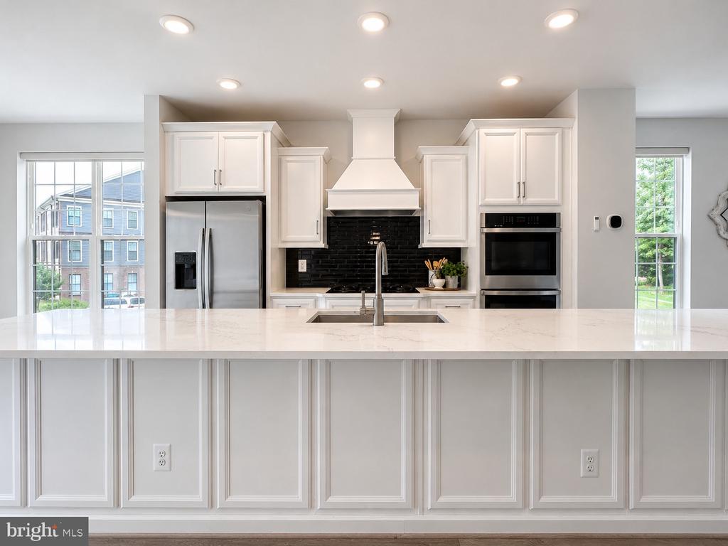 4432 FAIR LAKES COURT