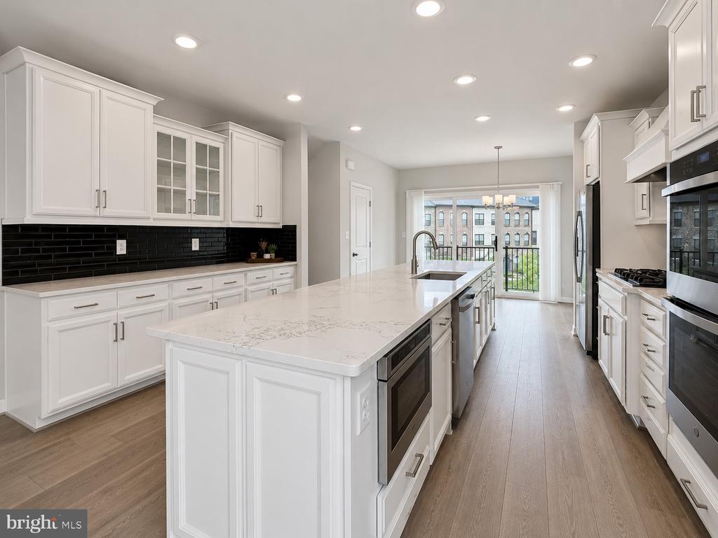 4432 FAIR LAKES COURT