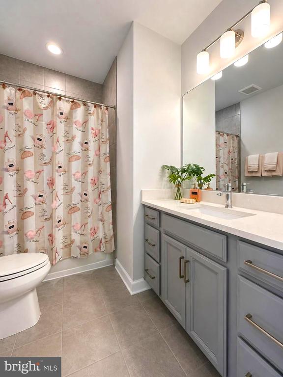 4432 FAIR LAKES COURT