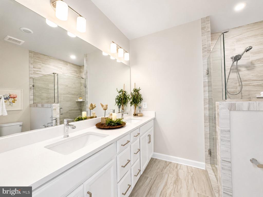 4432 FAIR LAKES COURT