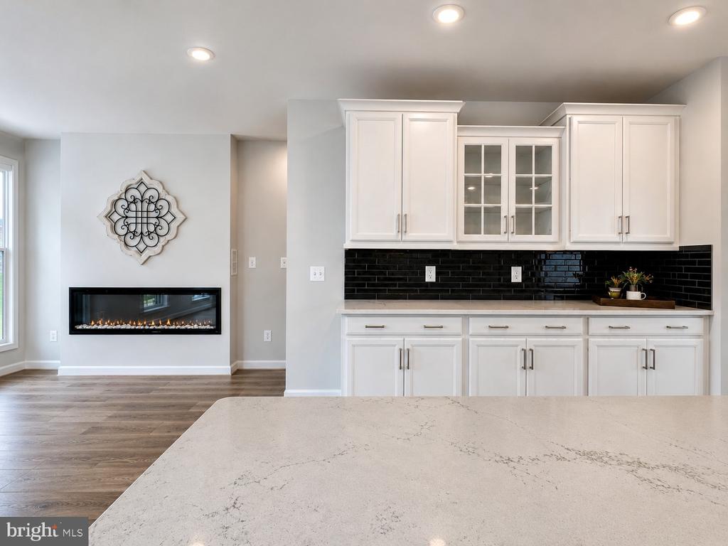 4432 FAIR LAKES COURT