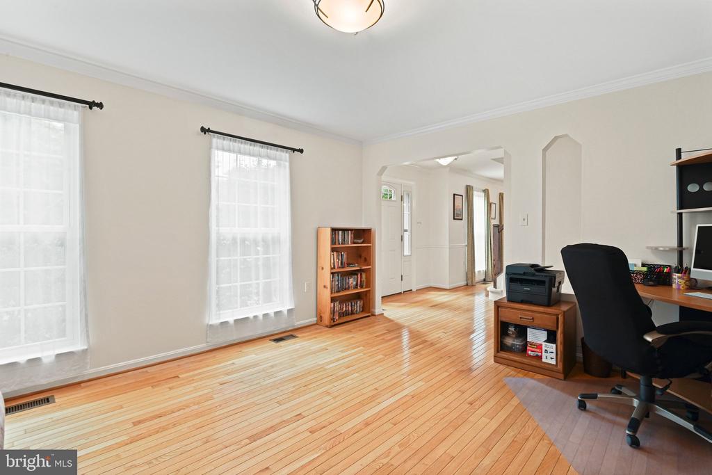 3013 DOWER HOUSE DRIVE