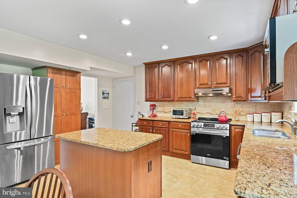 3013 DOWER HOUSE DRIVE