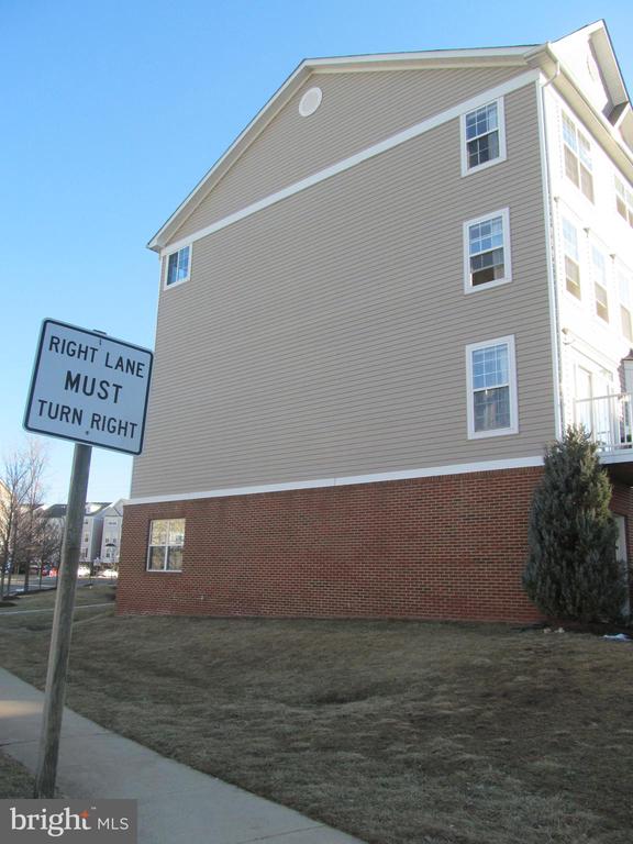 2511 PASCAL PLACE