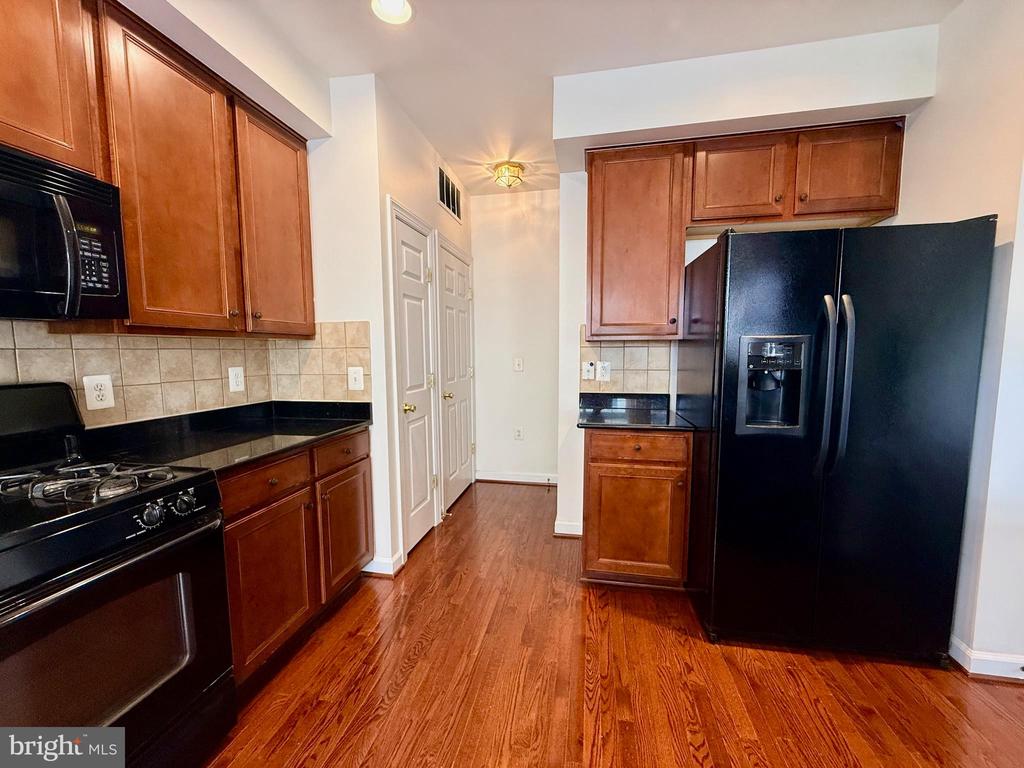 2511 PASCAL PLACE