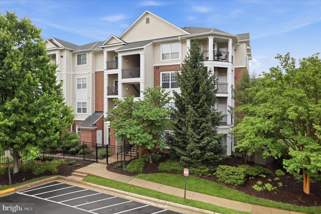 12901 CENTRE PARK CIRCLE 116