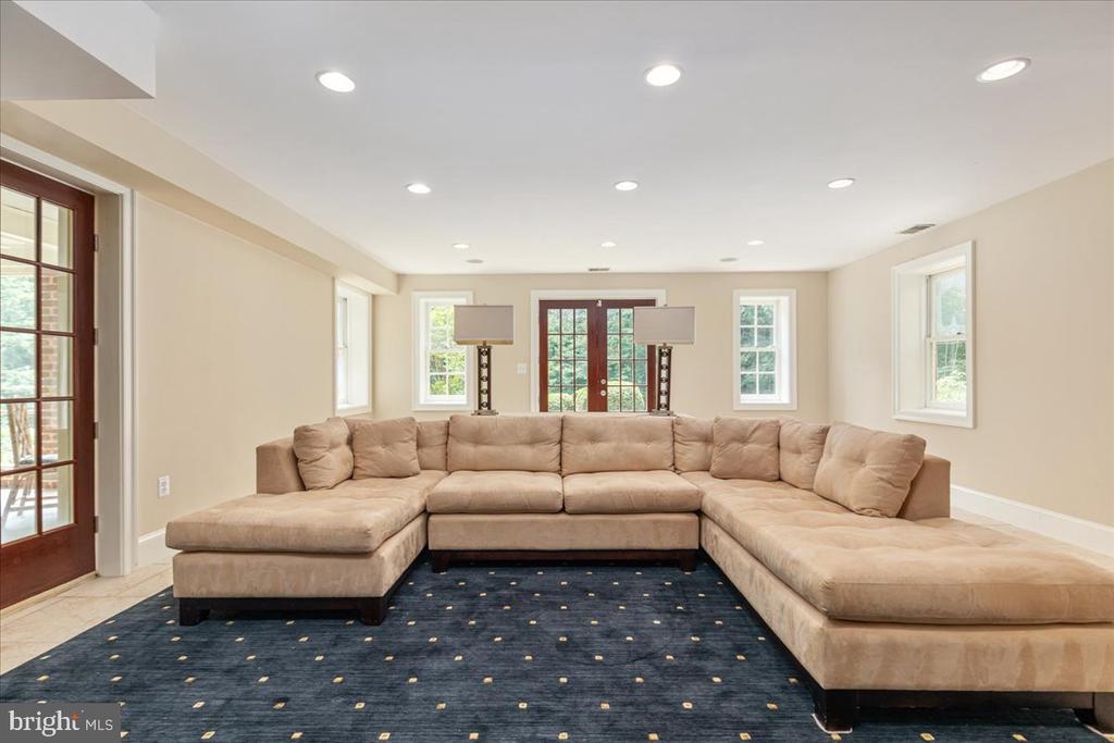 7131 WOODLAND DRIVE