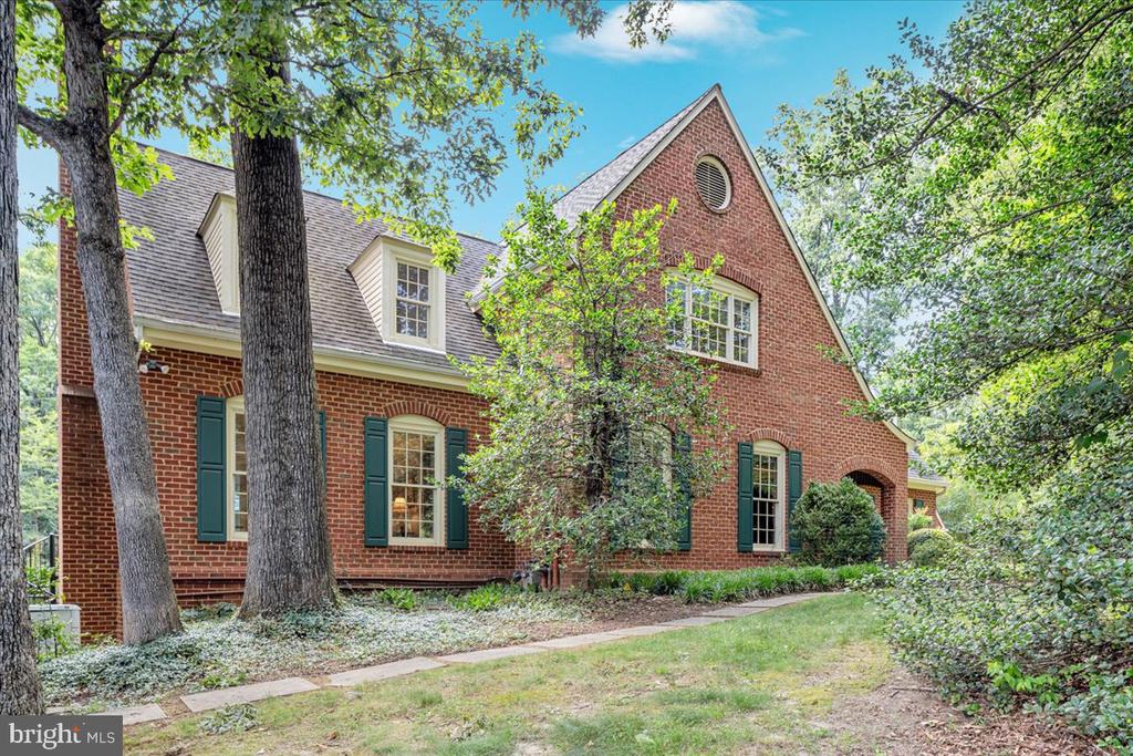 7131 WOODLAND DRIVE