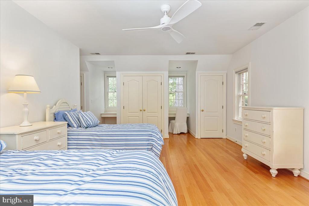 7131 WOODLAND DRIVE