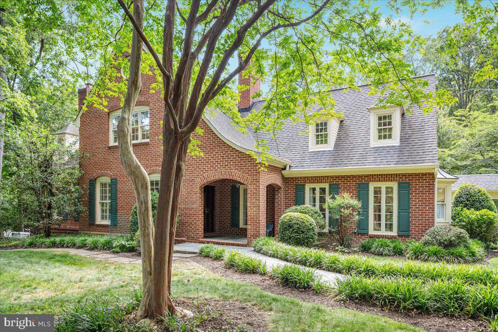 7131 WOODLAND DRIVE