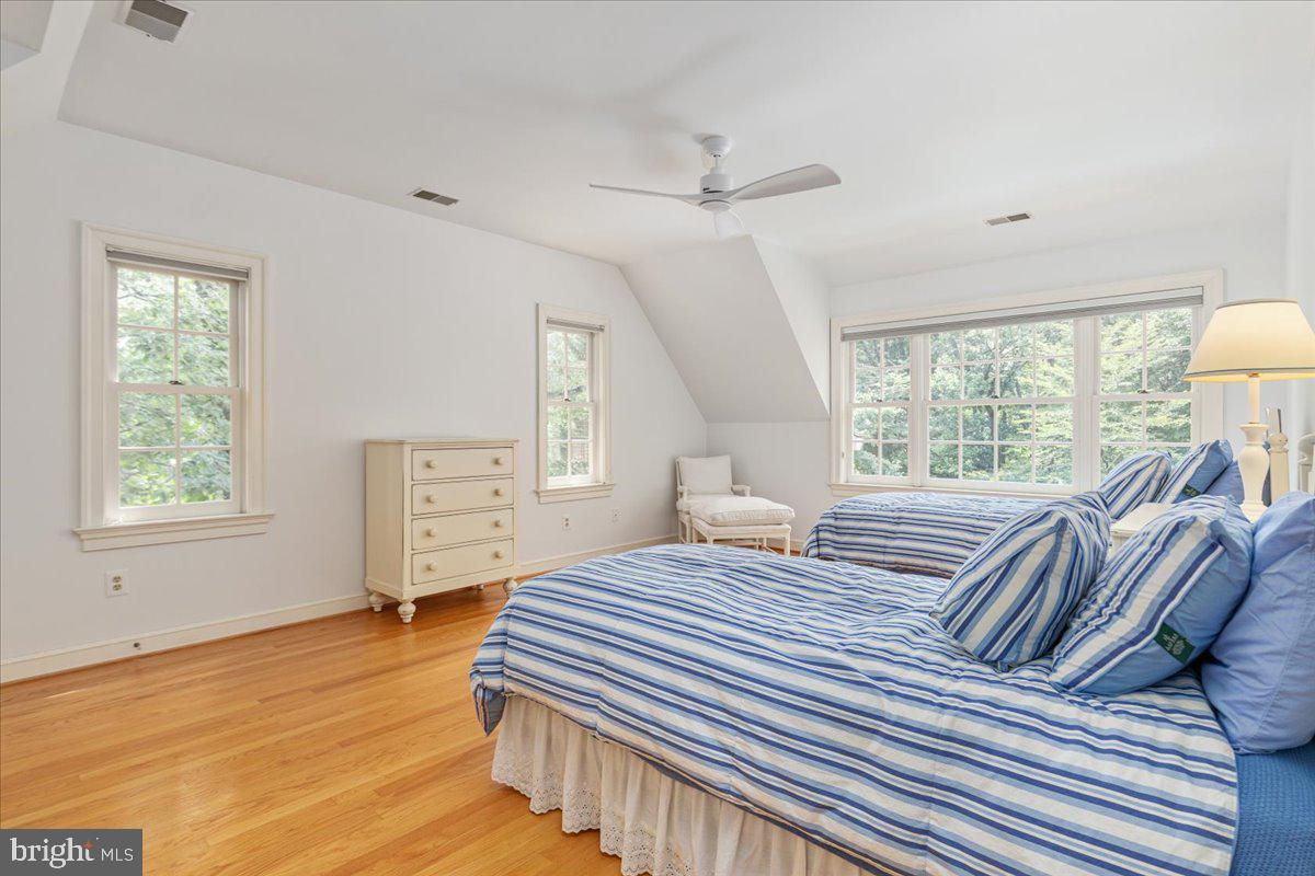 7131 WOODLAND DRIVE