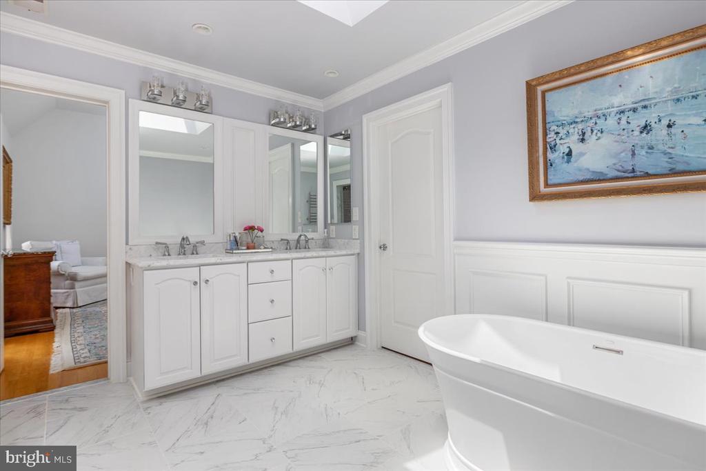 7131 WOODLAND DRIVE
