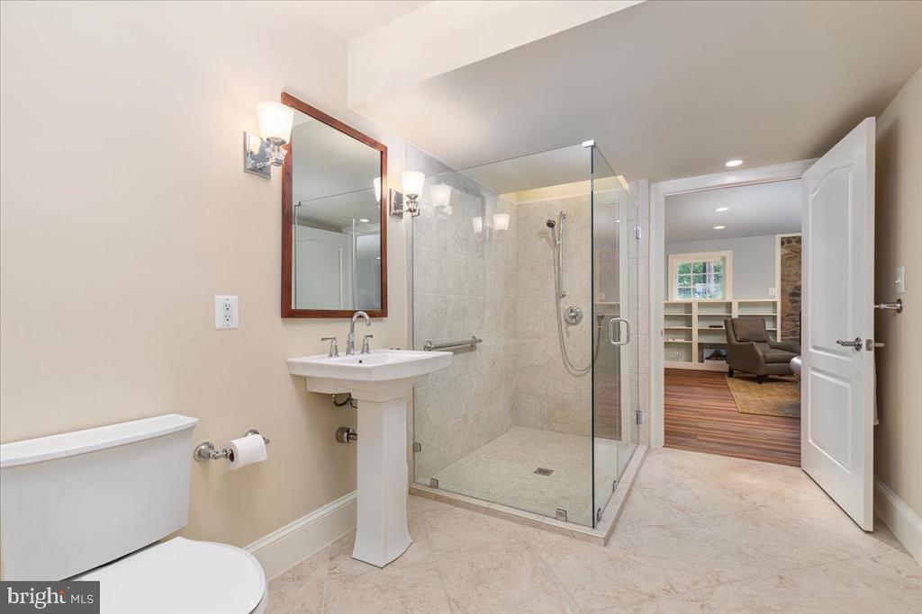 7131 WOODLAND DRIVE