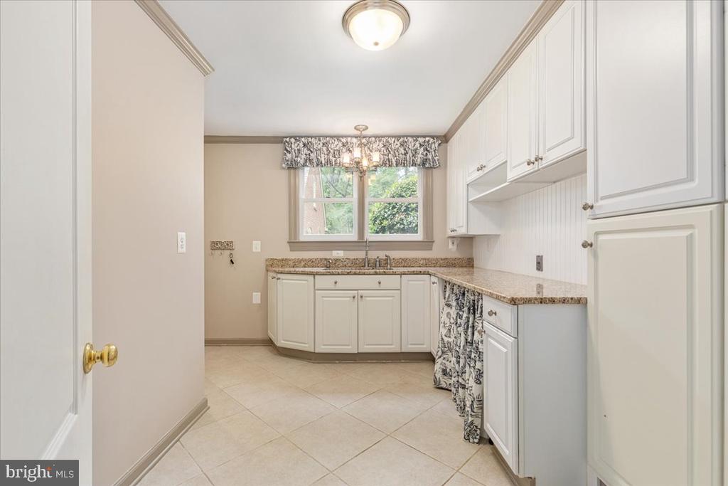 7131 WOODLAND DRIVE
