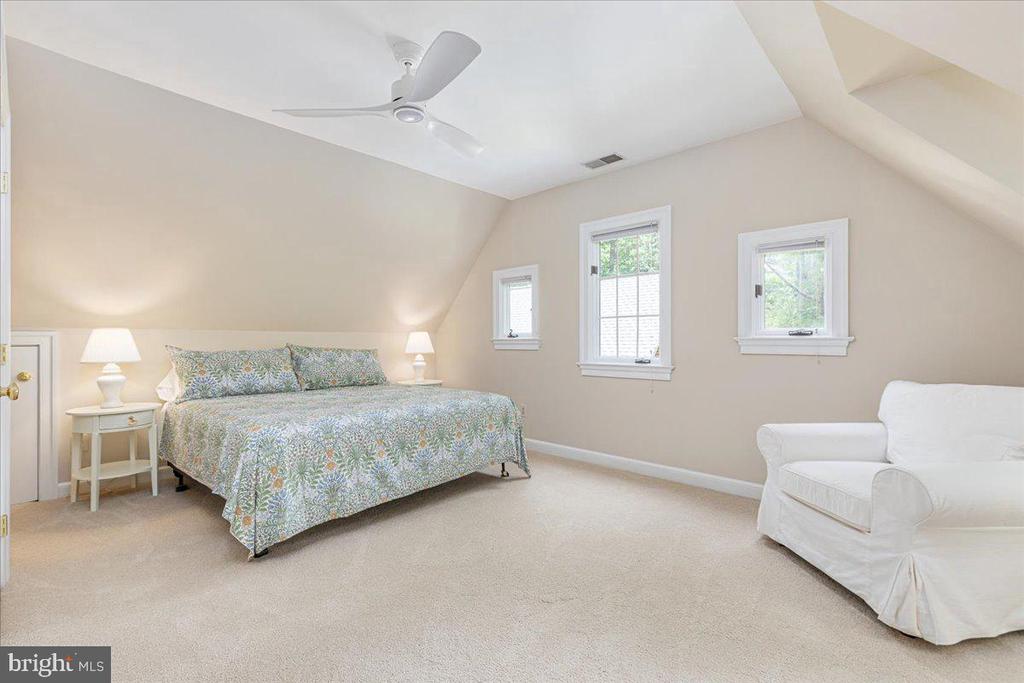 7131 WOODLAND DRIVE