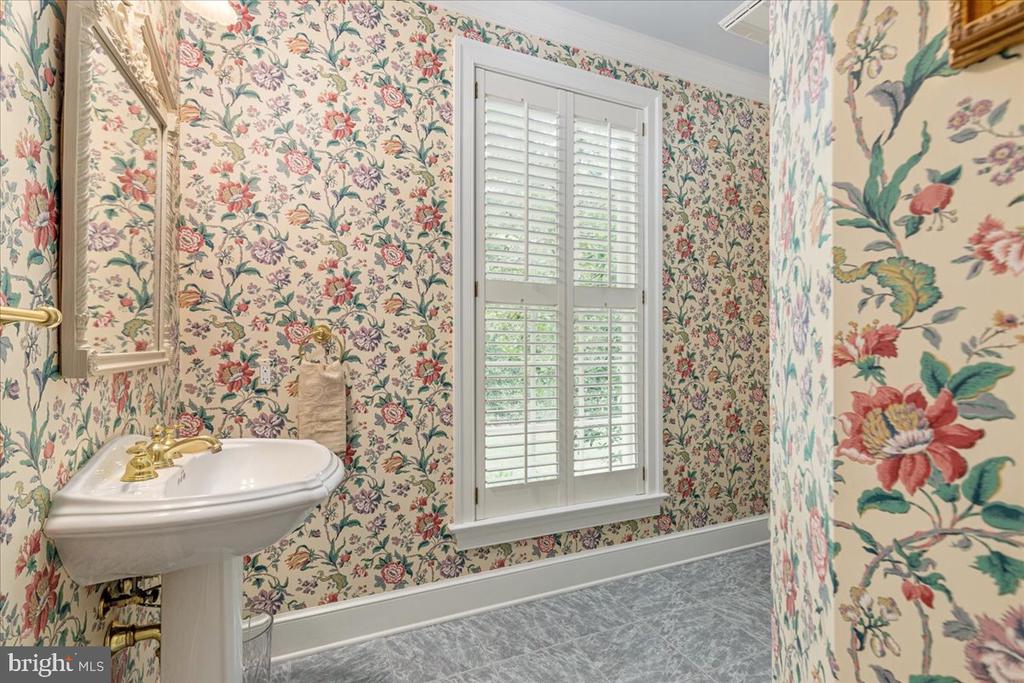 7131 WOODLAND DRIVE