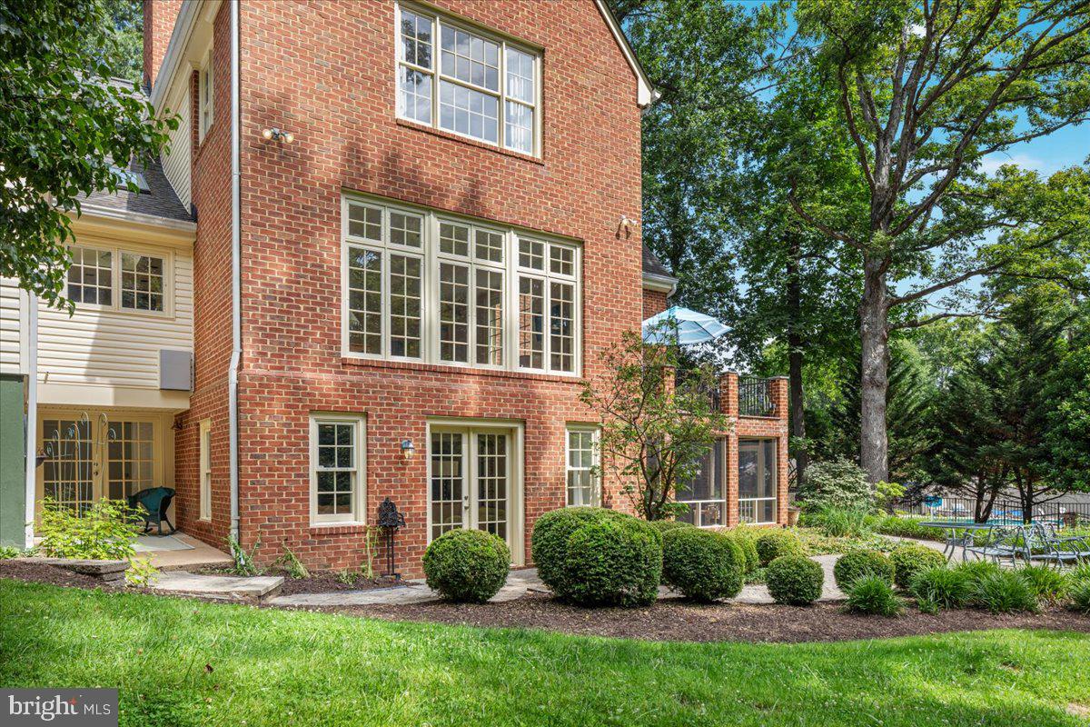 7131 WOODLAND DRIVE