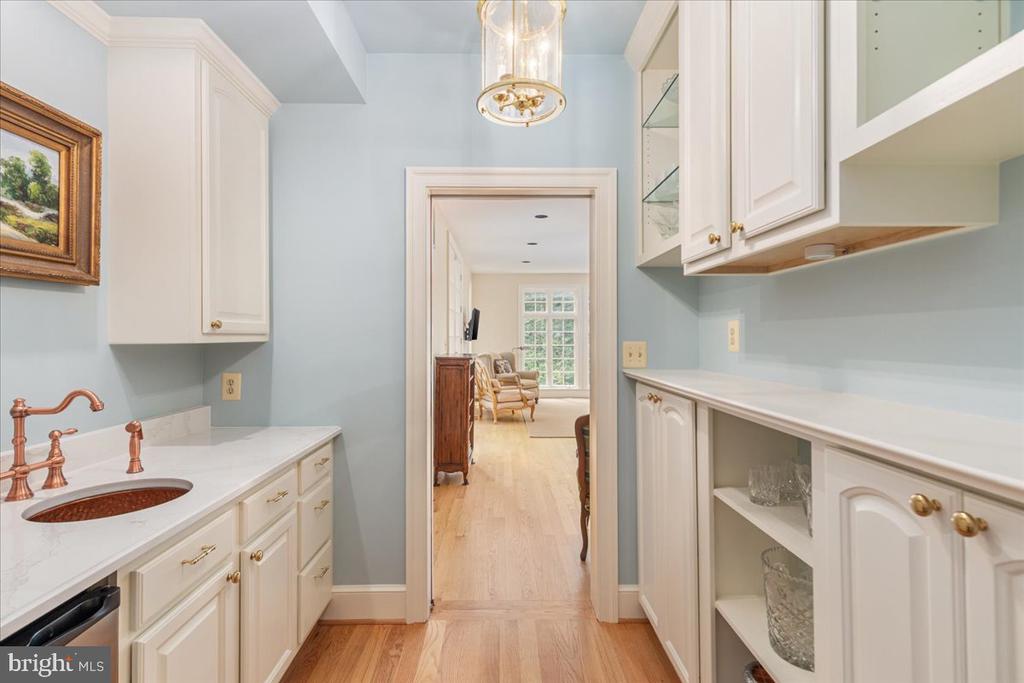 7131 WOODLAND DRIVE