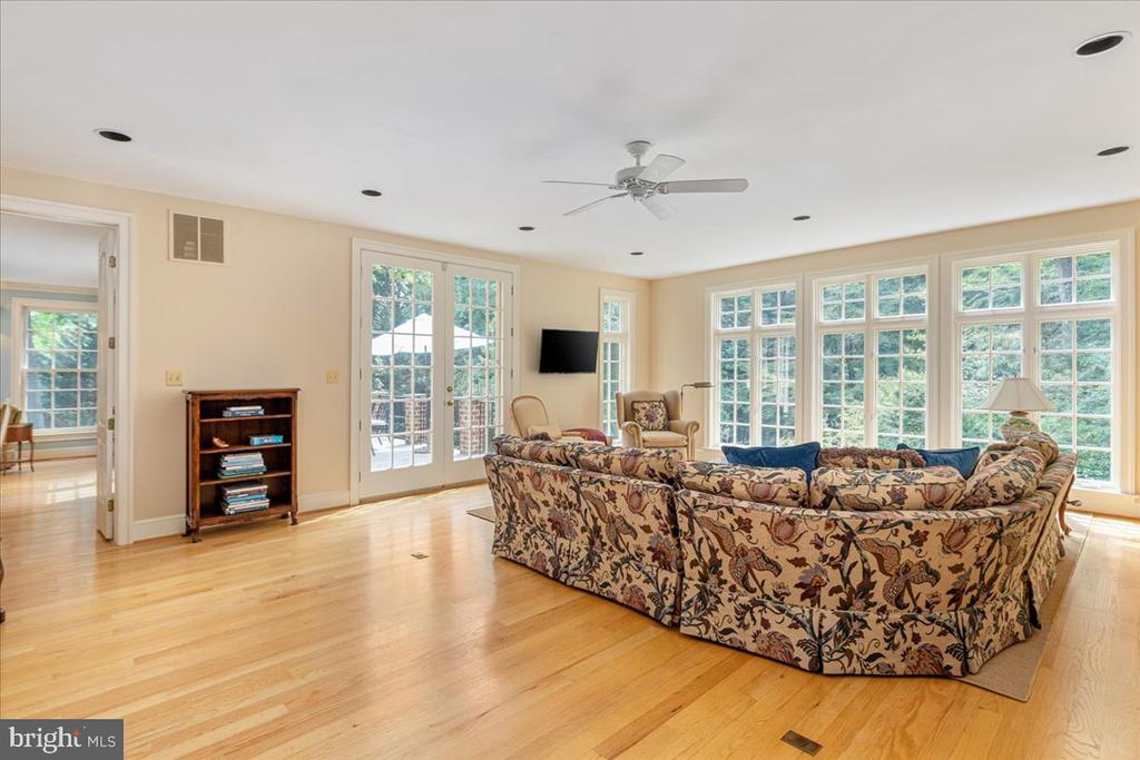 7131 WOODLAND DRIVE