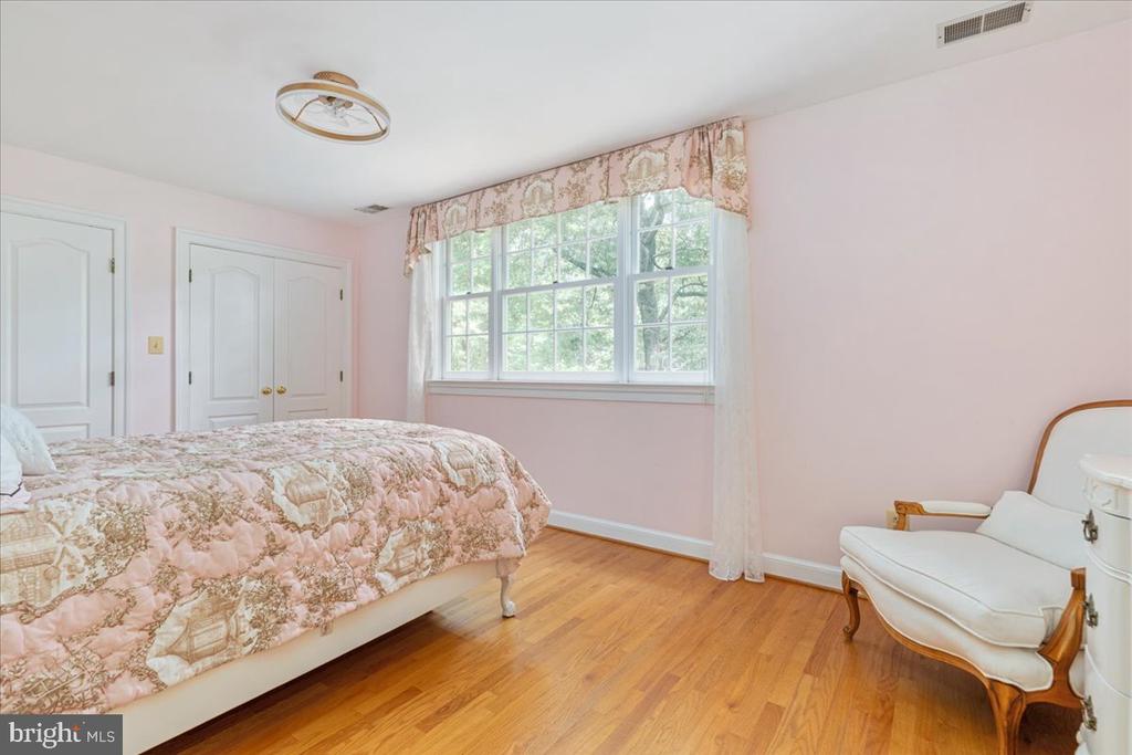 7131 WOODLAND DRIVE