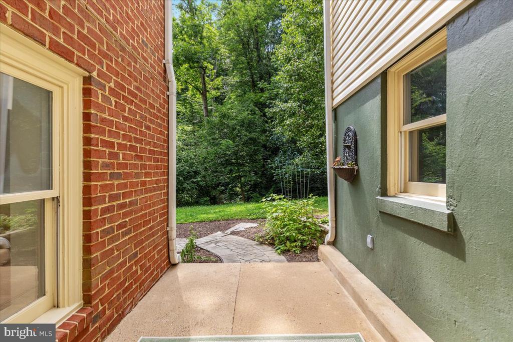 7131 WOODLAND DRIVE