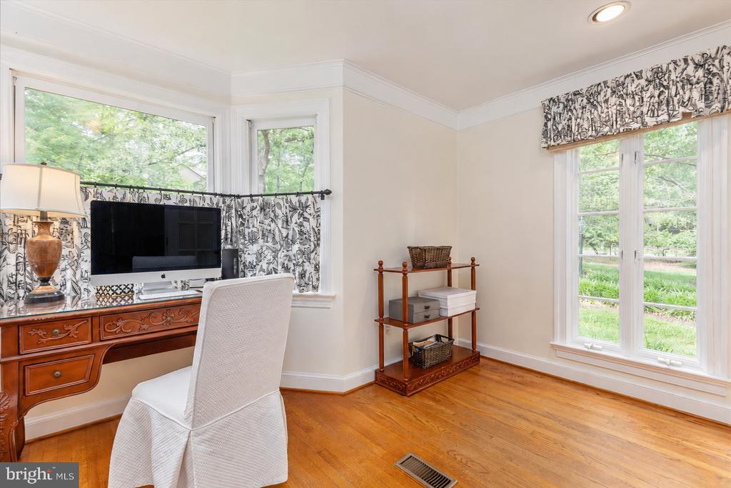 7131 WOODLAND DRIVE